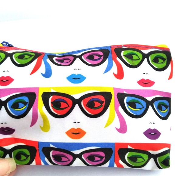 Tiny Graphic Print RETRO Cosmetic Case tiny Makeup Bag BRIGHT BAG IPSY 7 x 4 x 2 - Picture 2 of 7